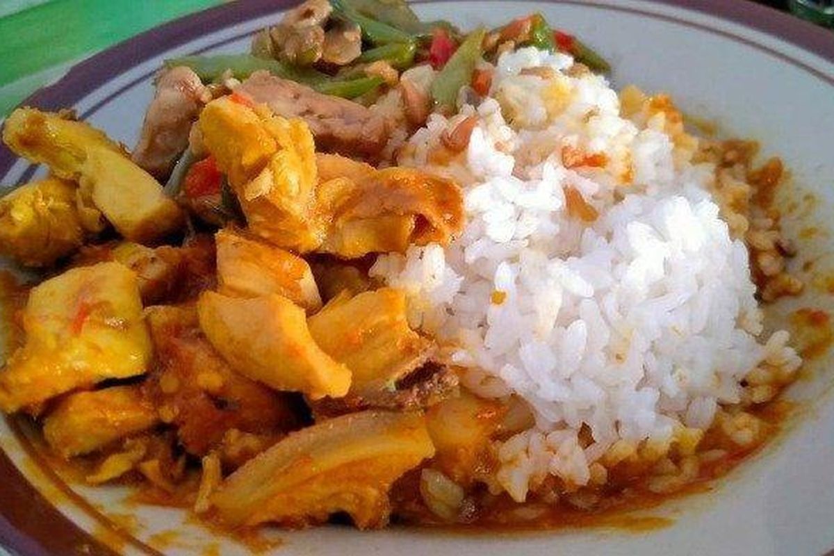 Rica Rica 'Pak Nur': Rasa yang Menggigit Jiwa di Ladang Adipala